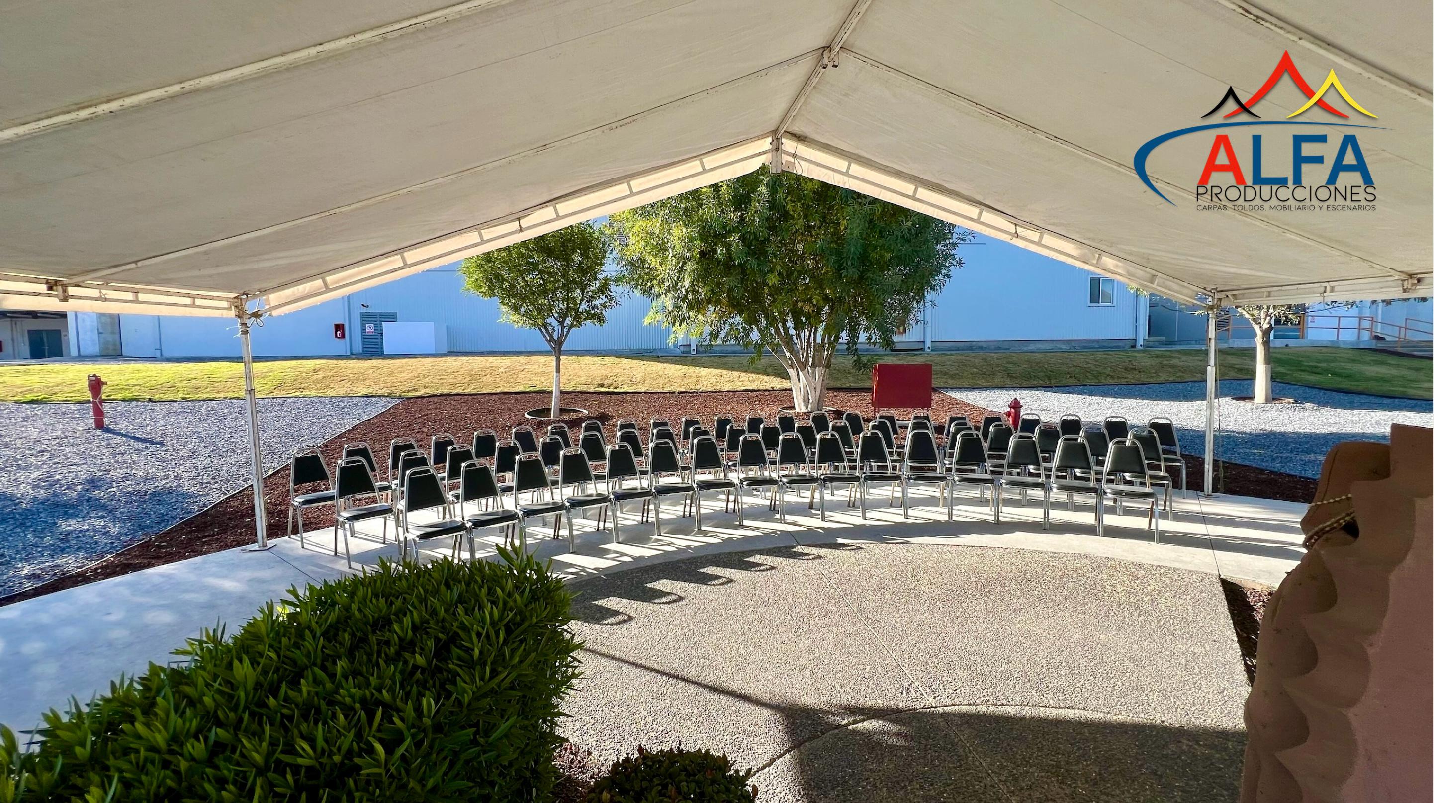 Ceremonia en carpa moderna